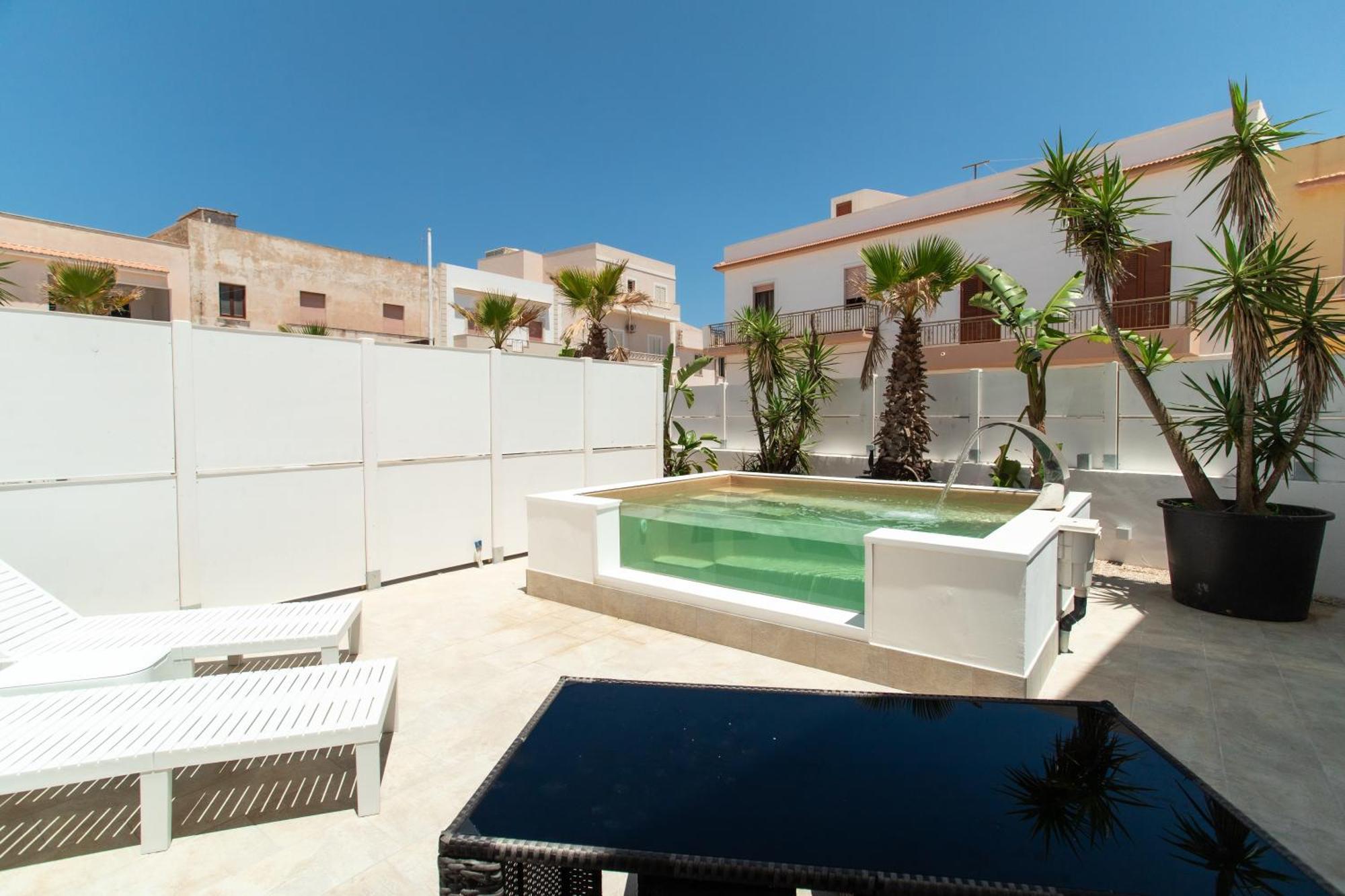 Le Grotte Hotel Lampedusa Exterior photo